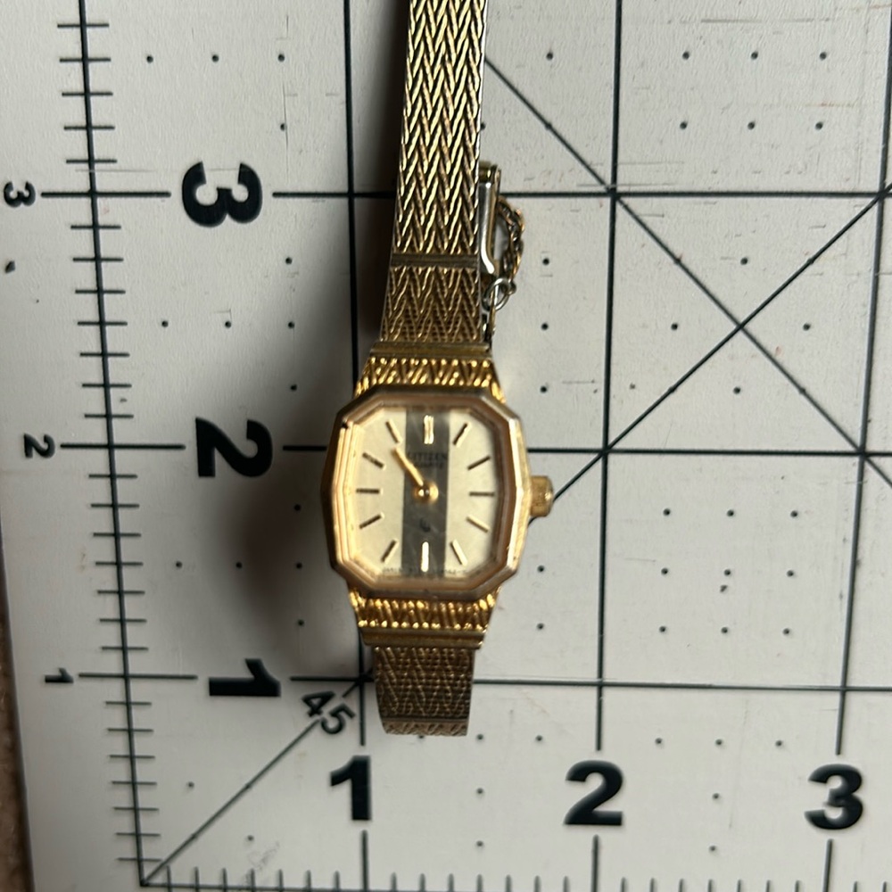 Citizen vintage gold tone watch quartz Japan
